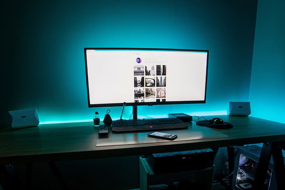 trabajador nocturno, tecnología, computadora, escritorio, pantalla, pantallas, diseño web, mesa, equipo informático, conexión