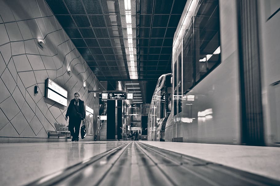 Metro Estación Arquitectura Tren Urbano Ciudad Estación De Ferrocarril Düsseldorf