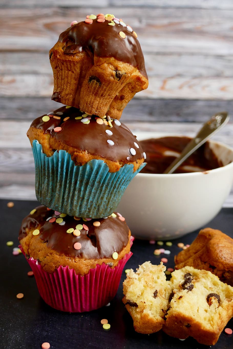 muffin, cupcakes, kue, makanan penutup, manis, cupcake, panggang, lezat, coklat, schokomuffins