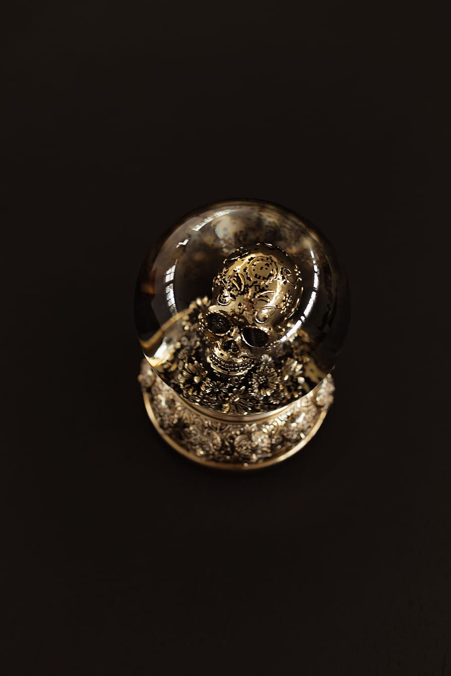 skull snow globe, gold, golden, black, decoration, skull, halloween, spooky, snow globe, studio shot