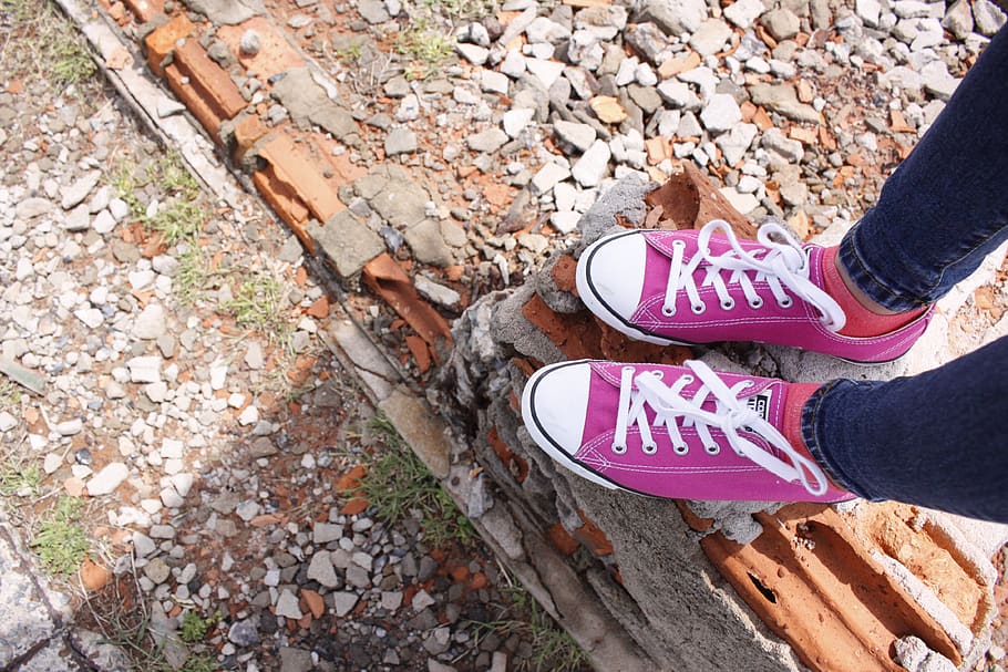outdoors, nature, shoe, foot, wood, converse, fashion, footwear, vintage, wooden