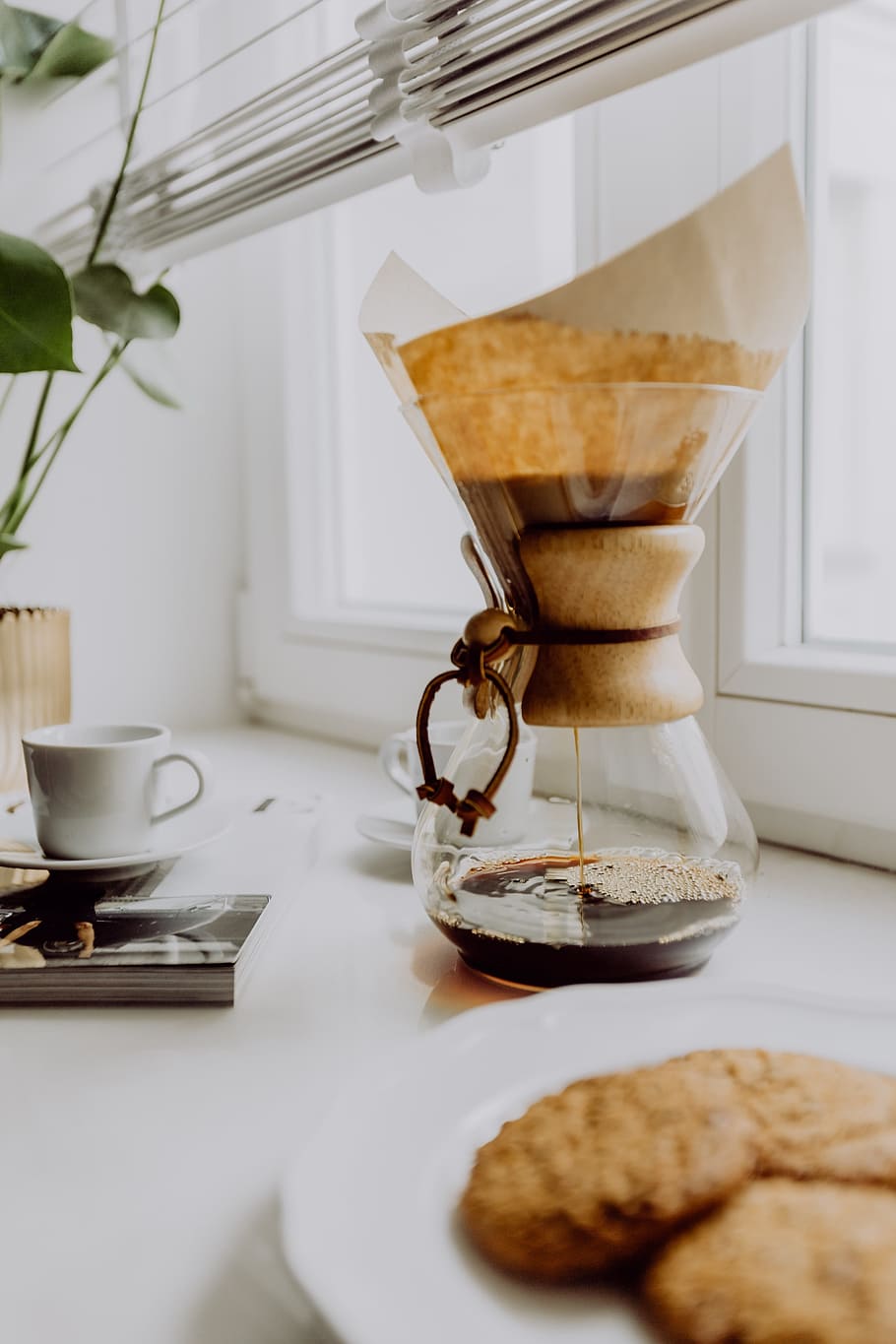brewing, third, wave coffee, chemex, coffee, morning, cups, coffeemaker, cookies, table