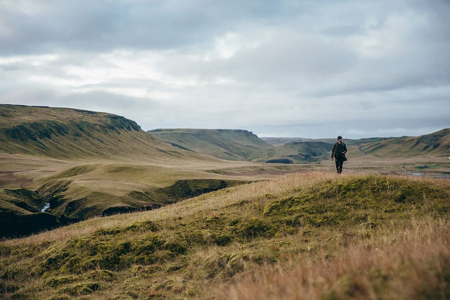 hiker, carrying, rocky, iceland field, 25-30 year old, Adventure, Adventurer, Camera, Formation, Iceland