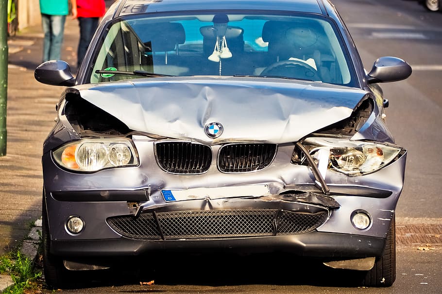 auto, accidente, vehículo, seguro, daños, daños totales, accidente automovilístico, pkw, colisión, choque