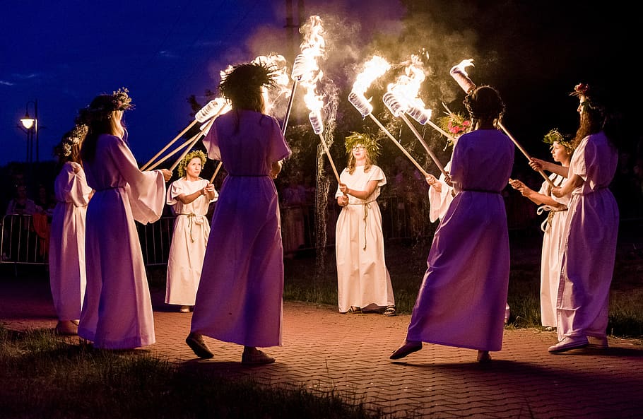 a noite de kupala, fogo, dança, um surto de, mulheres, luz, a cerimônia, chamas, quente, polônia