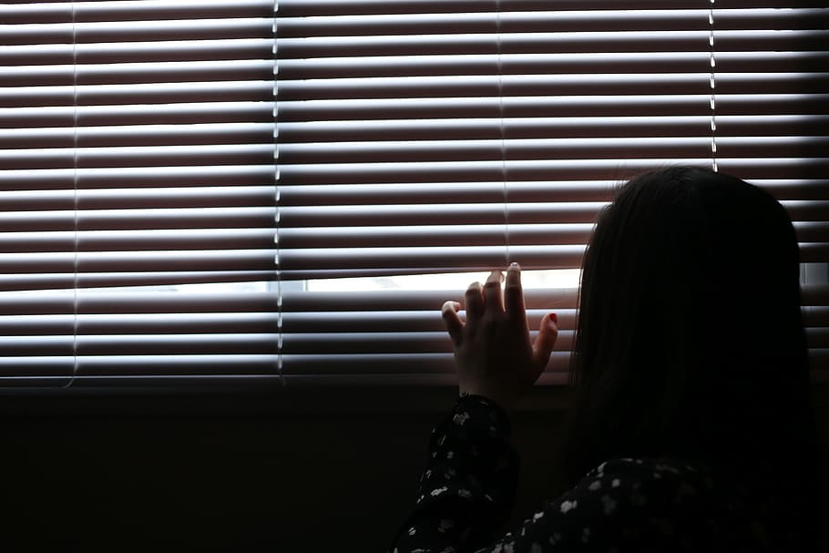 girl, peaking, outside, window, window blinds, 10to 15 year old, alone, child, hand, light