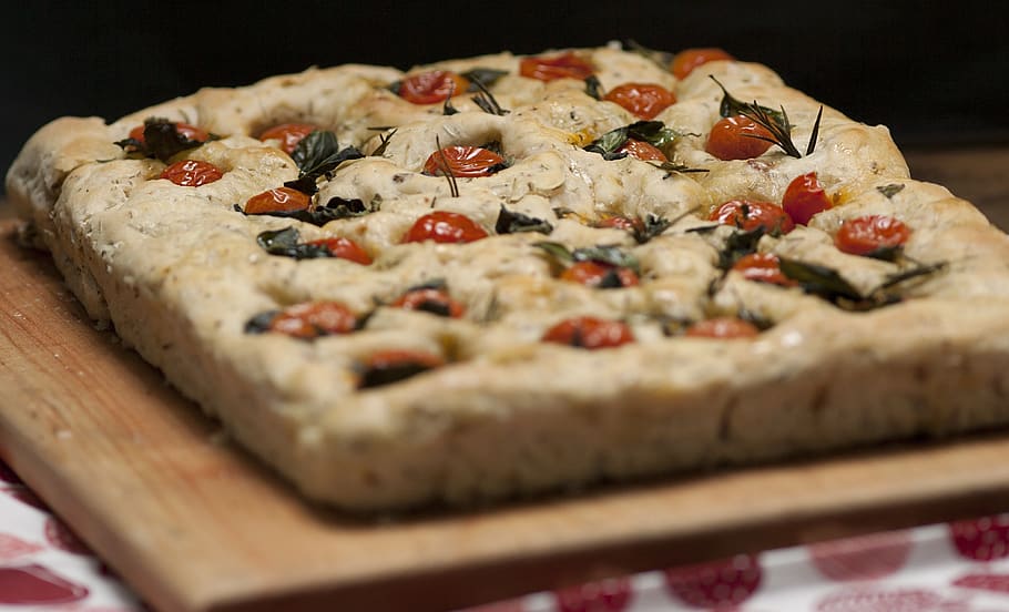 focaccia, food, italian, pizza, food and drink, freshness, selective focus, vegetable, indoors, fruit