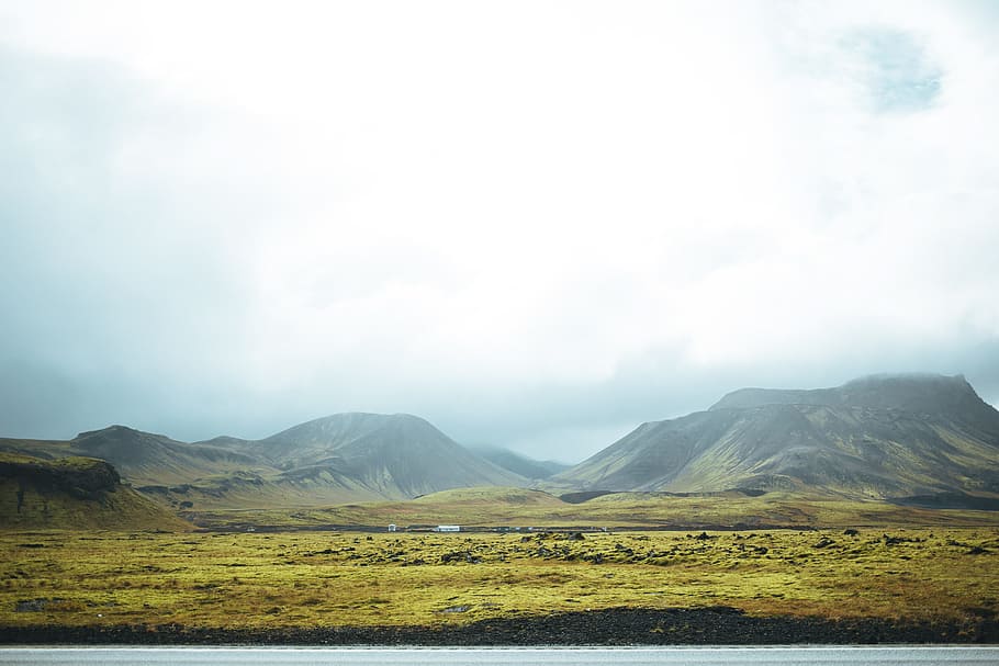 prados, verão islândia, nublado, dia, nuvem, fazenda, verde, rodovia, islândia, terra