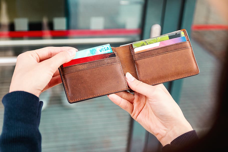 girls hands, holding, wallet, credit card, street, human body part, human hand, hand, people, business