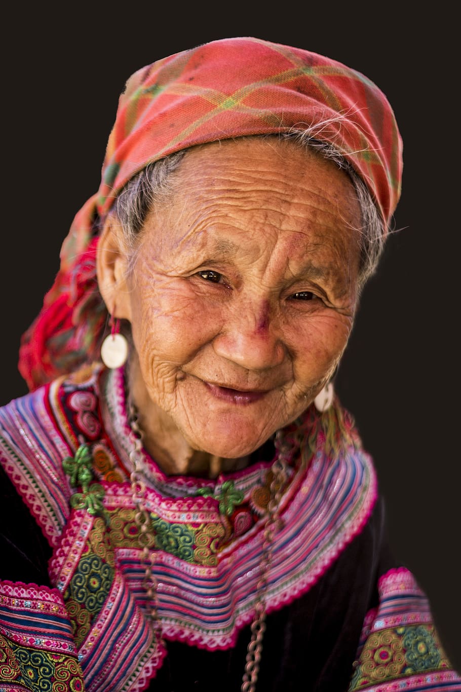 mujer, vietnam, tribu, asia, retrato, una persona, adulto, mirando a cámara, sonriendo, adulto mayor