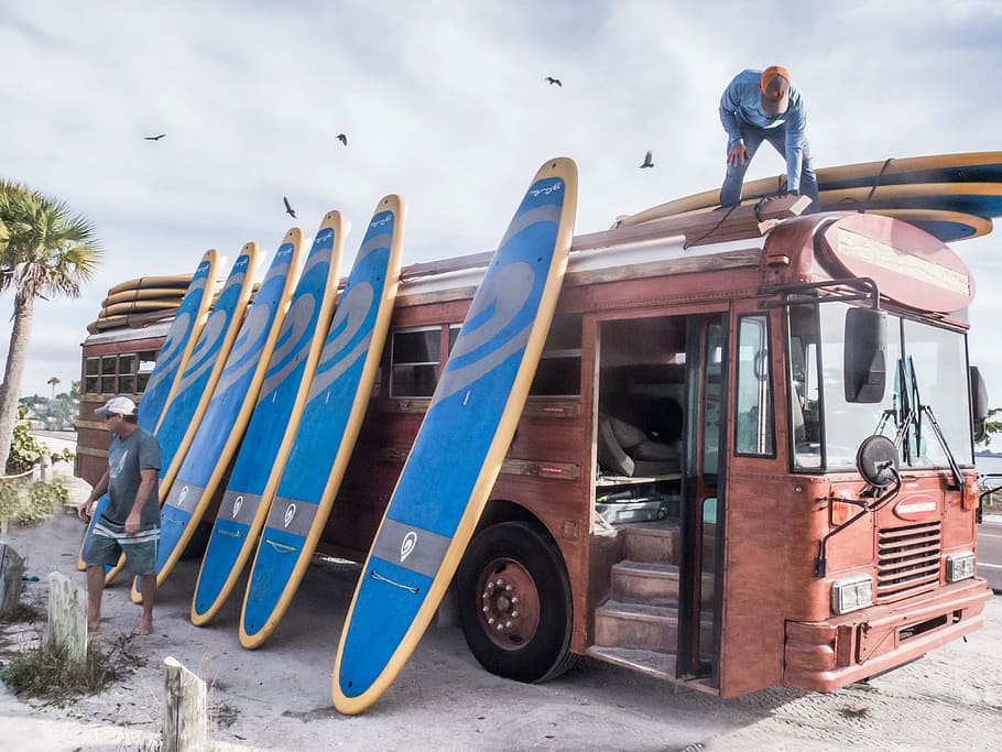 tabla de surf, apilada, autobús, deporte, mar, deportes acuáticos, aventura, hombre, persona, vintage
