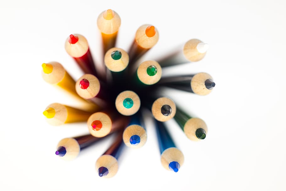 lápis, lápis de cor, em pé, giz de cera, cores, ponta, topo, escritório, equipe, site