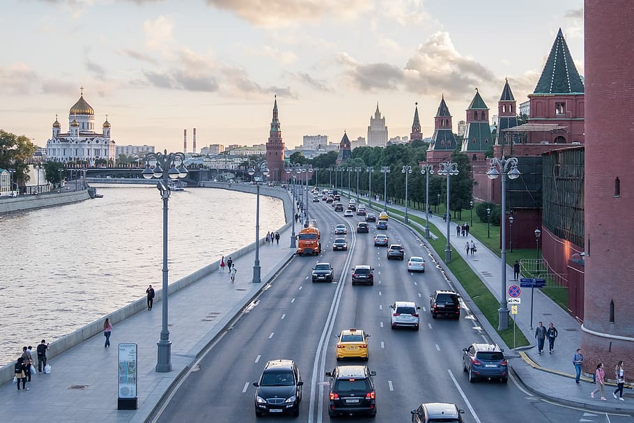 moscow, kremlin, towers, russia, river, traffic, church, walls, architecture, transportation