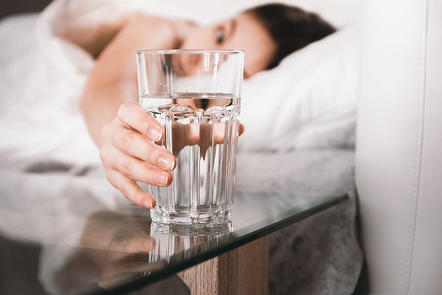 close, woman, holding, glass, water, bed, morning, refreshment, drink, food and drink