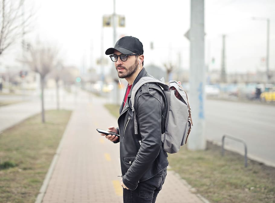 young, adult, bearded, male, backpacker, backpack, shoulders, seen, cellphone, 30-35 years old