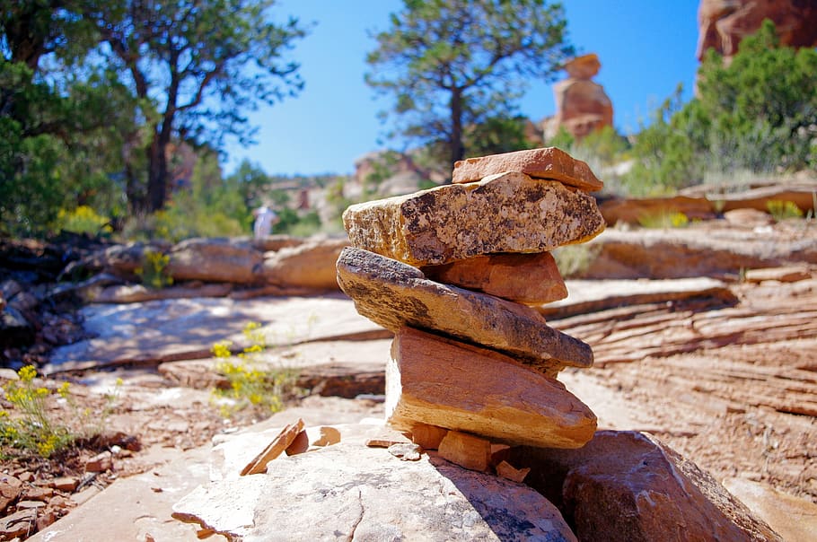 devil's kitchen trail cairn, cairn, trail, marker, colorado, national, monument, waymarks, hiking, stone