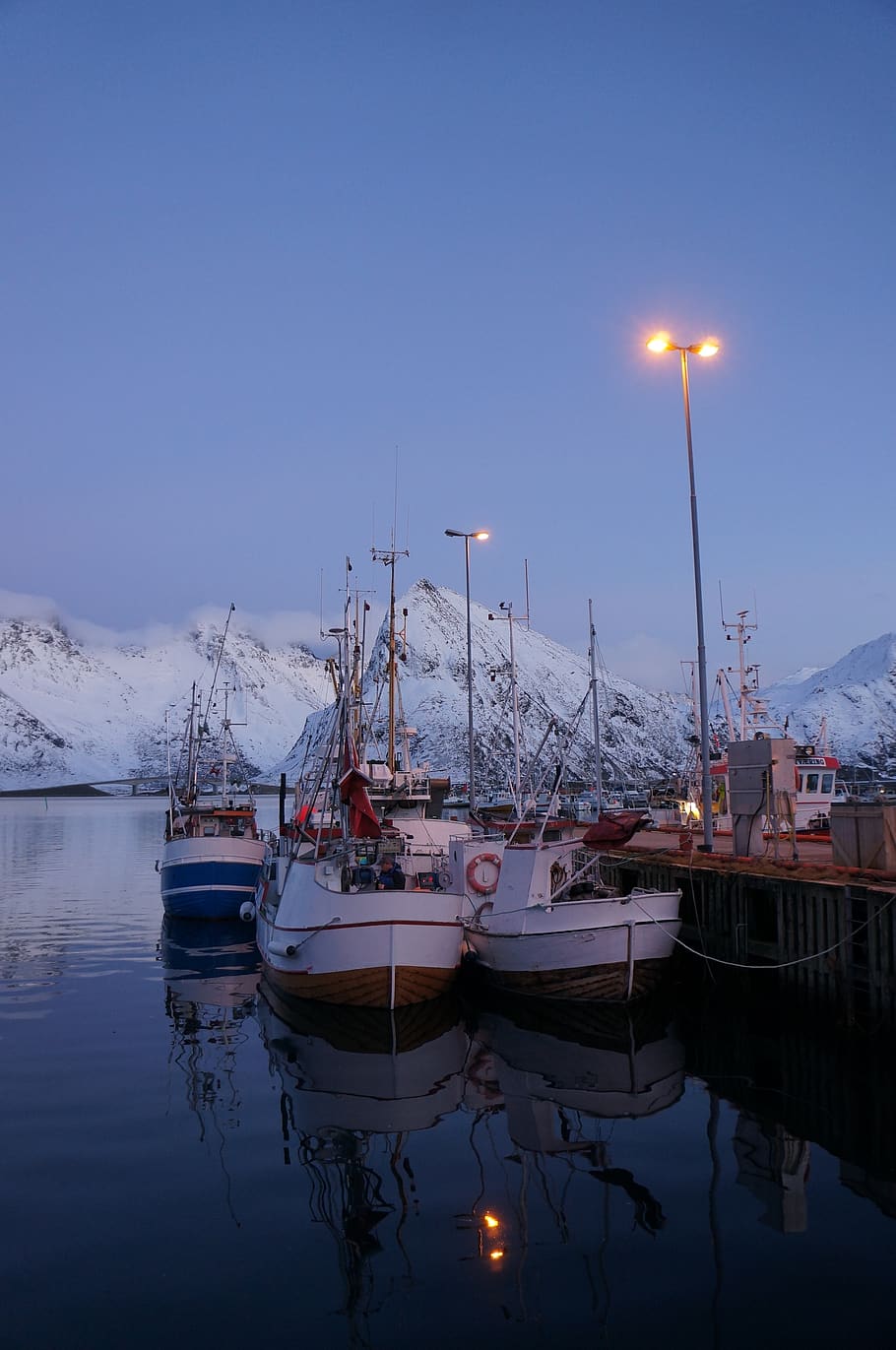 lofoten, noruega, puerto, barco, pesca, invierno, viajes, mar, montaña, naturaleza