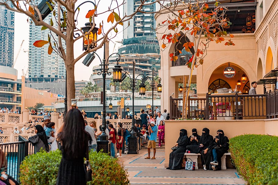 centro da cidade, dubai, Emirados Árabes Unidos, turismo, cidade, pessoas, edifícios, burca, meninas, árabe