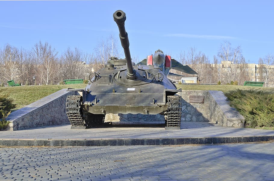 tank, monument, soviet army, army, military, weaponry, weapons, armor, old, retro