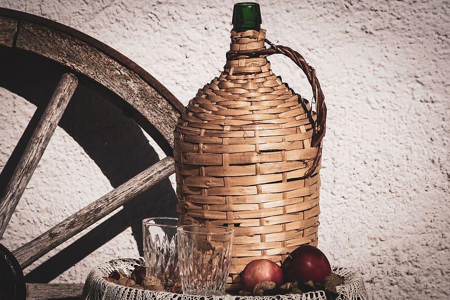 bodegón, cesta de botella, herbstimpression, vino, históricamente, botella, vintage, nostalgia, antigüedad, rueda de carreta
