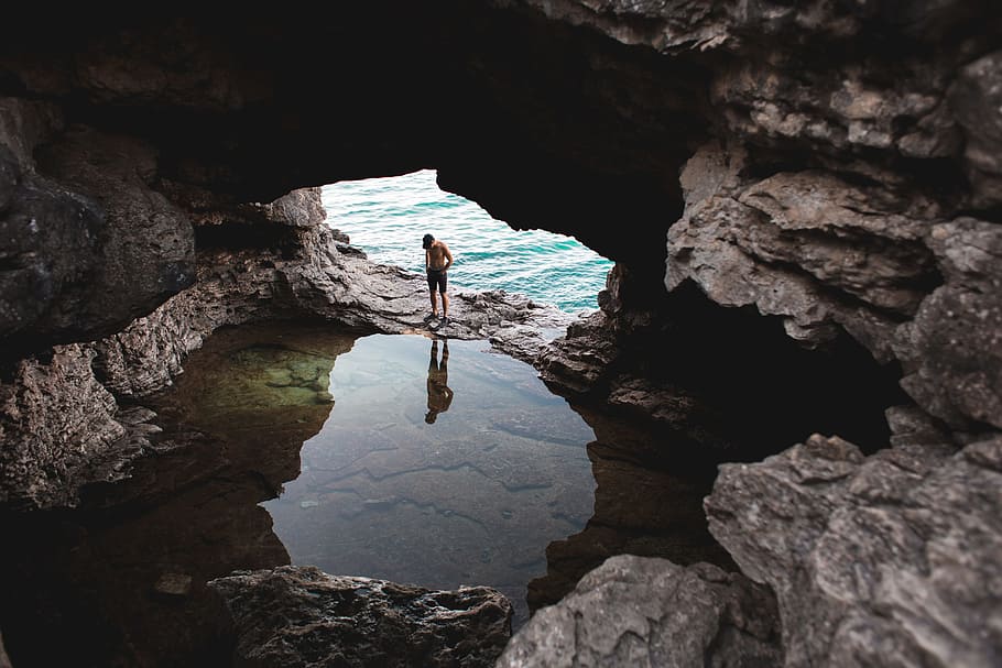 explorador, parece, reflexão, ainda, agua, aberto, caverna, corpo, aventura, aventureiro