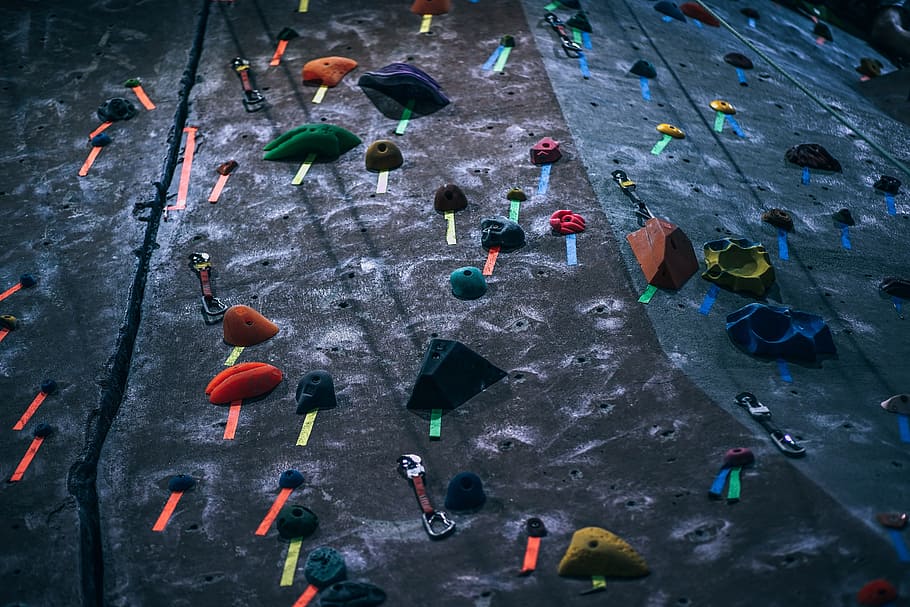 indoor climbing wall, group of people, high angle view, large group of people, real people, crowd, day, wet, sport, leisure activity