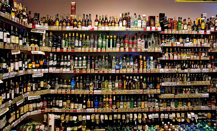 alcohol, alcoholic, supermarket, whiskey, shopping, drinks, closeup, supermarketshelv, nobody, liquid