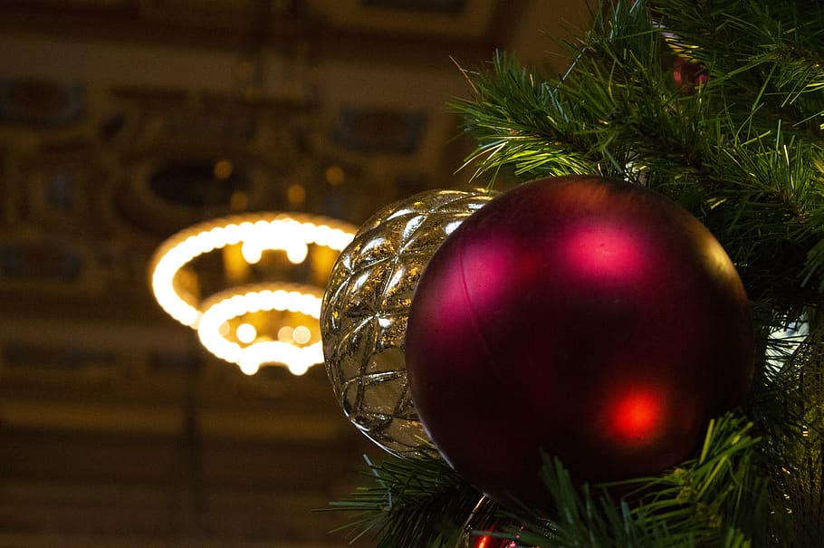 christmas ornament, christmas, christmas decorations, christmas ball, christmas lights, christmas venues, christmas shopping, union station, kansas city, winter
