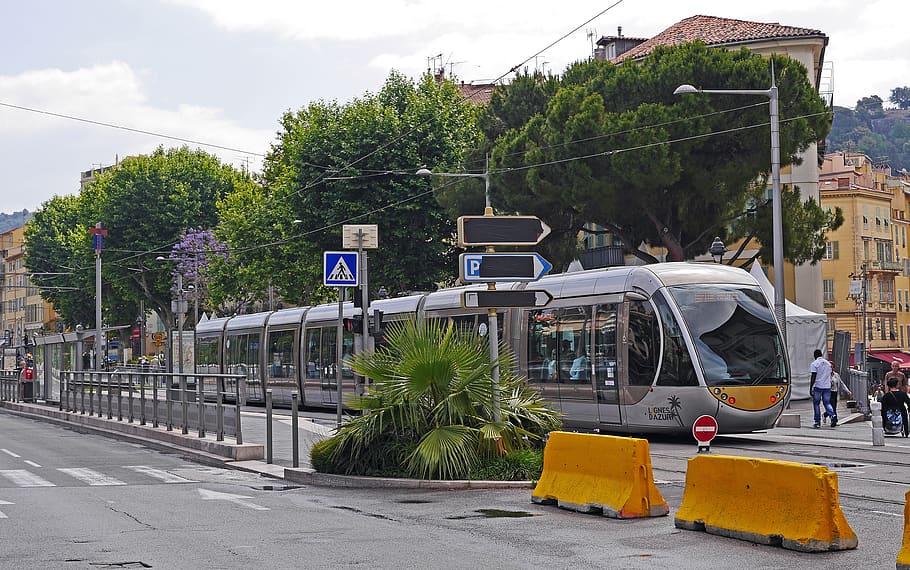 nice, tram, bus stop old town, modern, hybrid, track climb, south of france, mediteran, lignes d'azur, transportation