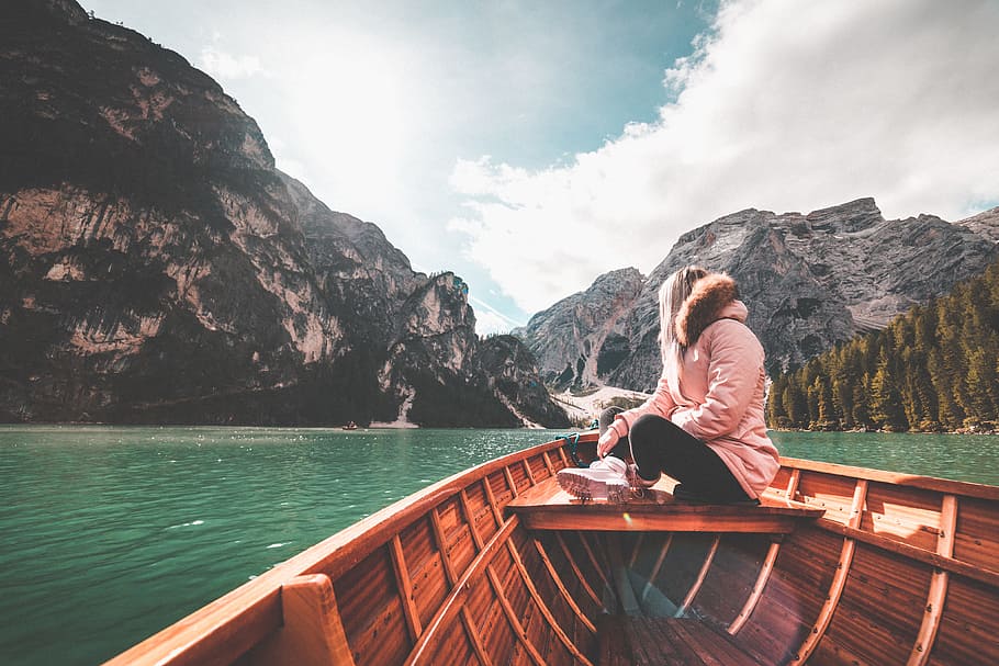 young, woman, relaxing, rowing boat, &, enjoying, nature, adventures, autumn, beautiful