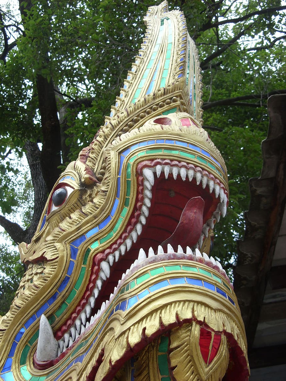 cabeza de estatua naga, cerca, naga, budista, templo, wat, budismo, mitología, protector, tailandés