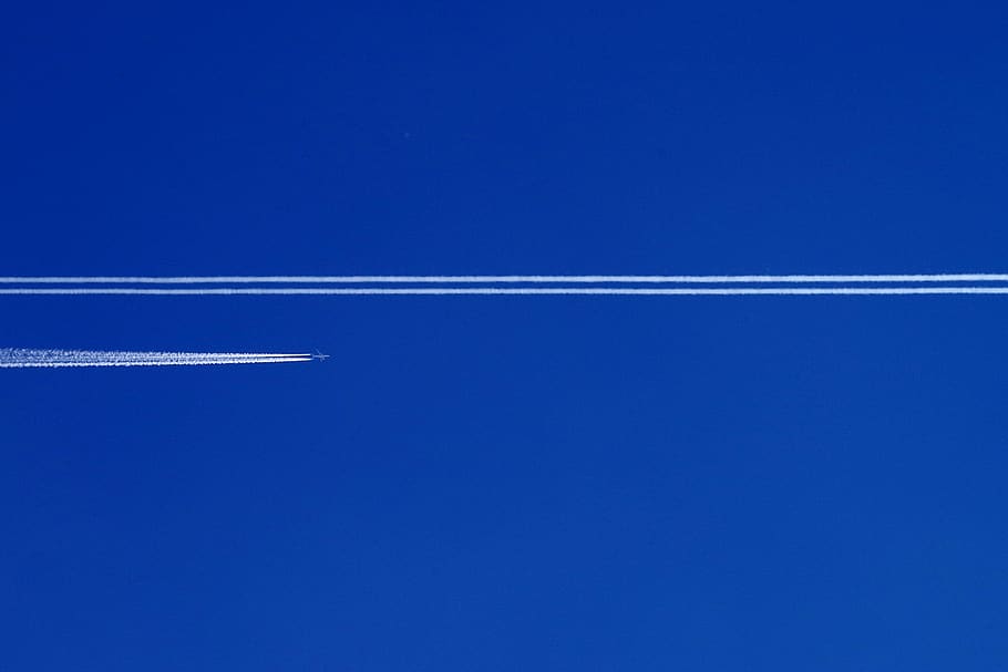 aeronave, voador, listras, céu, aviação, contrail, nebulosa de emissão, tecnologia, trilha de vapor, azul