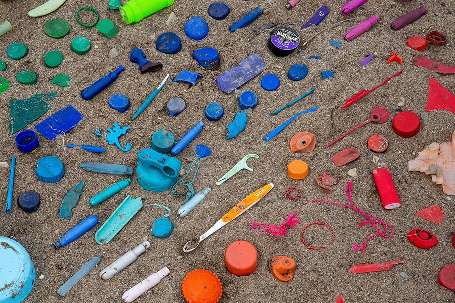 poluição, plástico, lixo plástico, plástico descartável, lixo, oceano, praia, palhas, talheres, peças plásticas