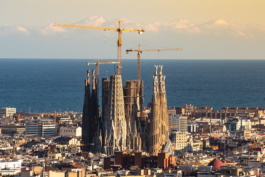 barcelona, ​​sagrada familia, spanyol, tempat menarik, arsitektur, bangunan, gaudi, gereja, pariwisata, kota